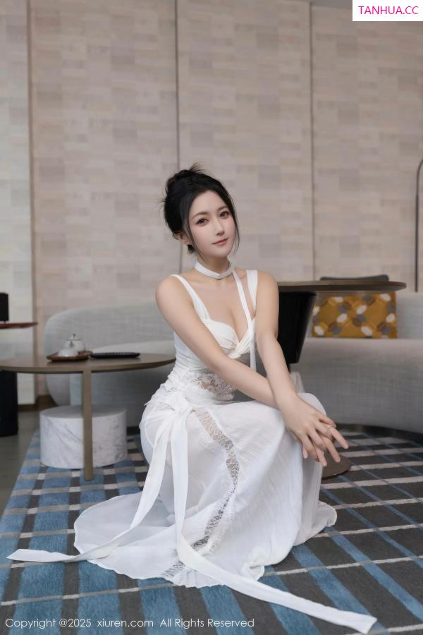 鱼子酱fish  [XiuRen]高清写真图 2025.10.24 No.10911 鱼子酱Fish 无内肉丝第5张图片